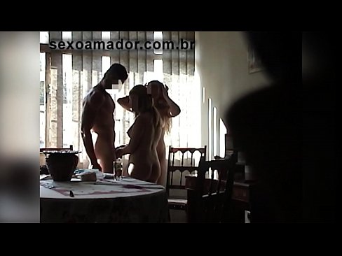 ❤️ Seksualni prijatelji pozivaju divovskog muškarca i trojku s njim ❤❌ Super seks na hr.eviewporn.ru ️❤